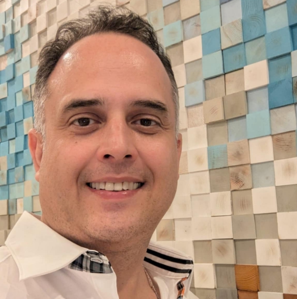 Meet your Posher, Luis